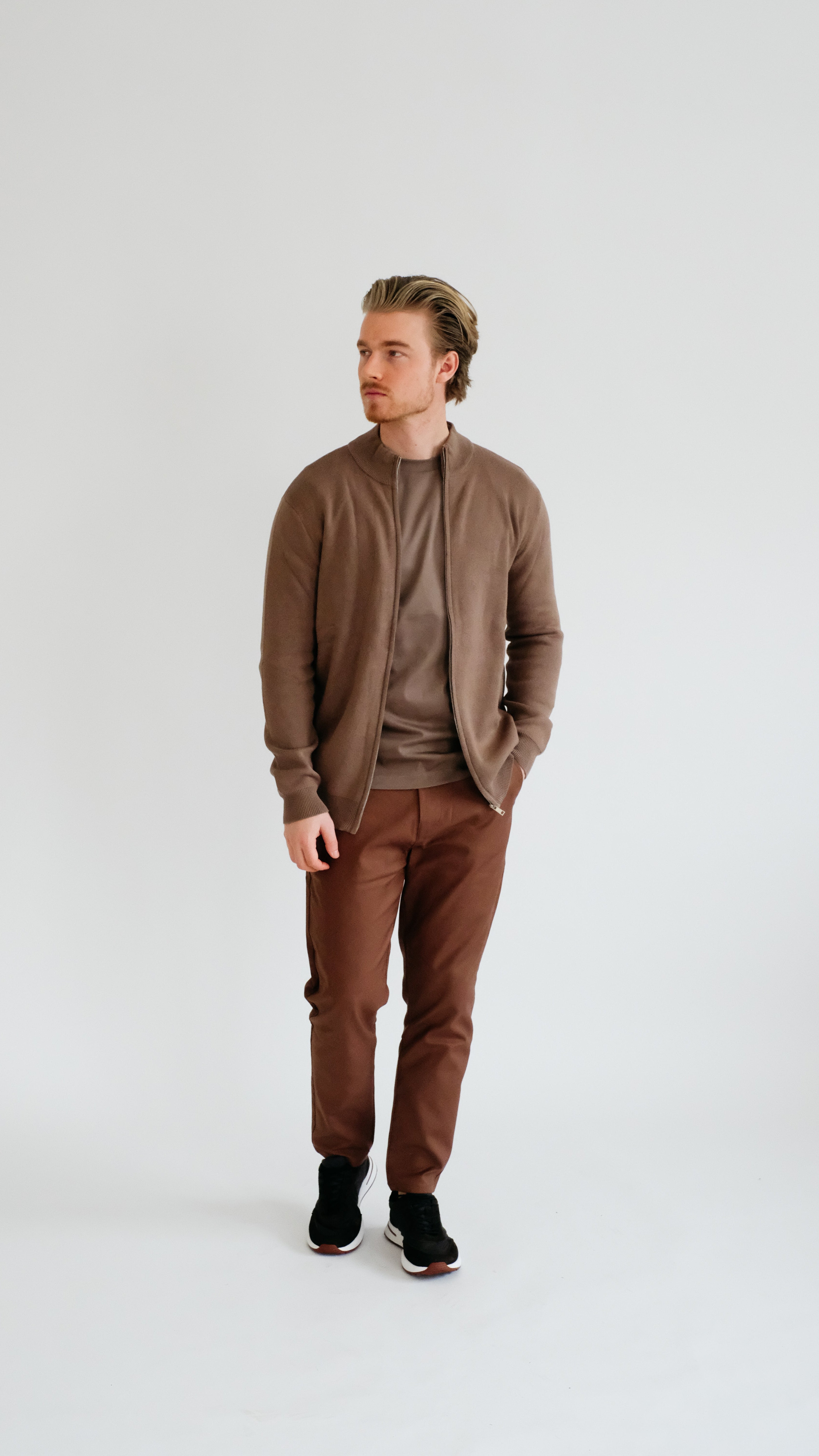 MILANO GEBREID VEST - BRUIN