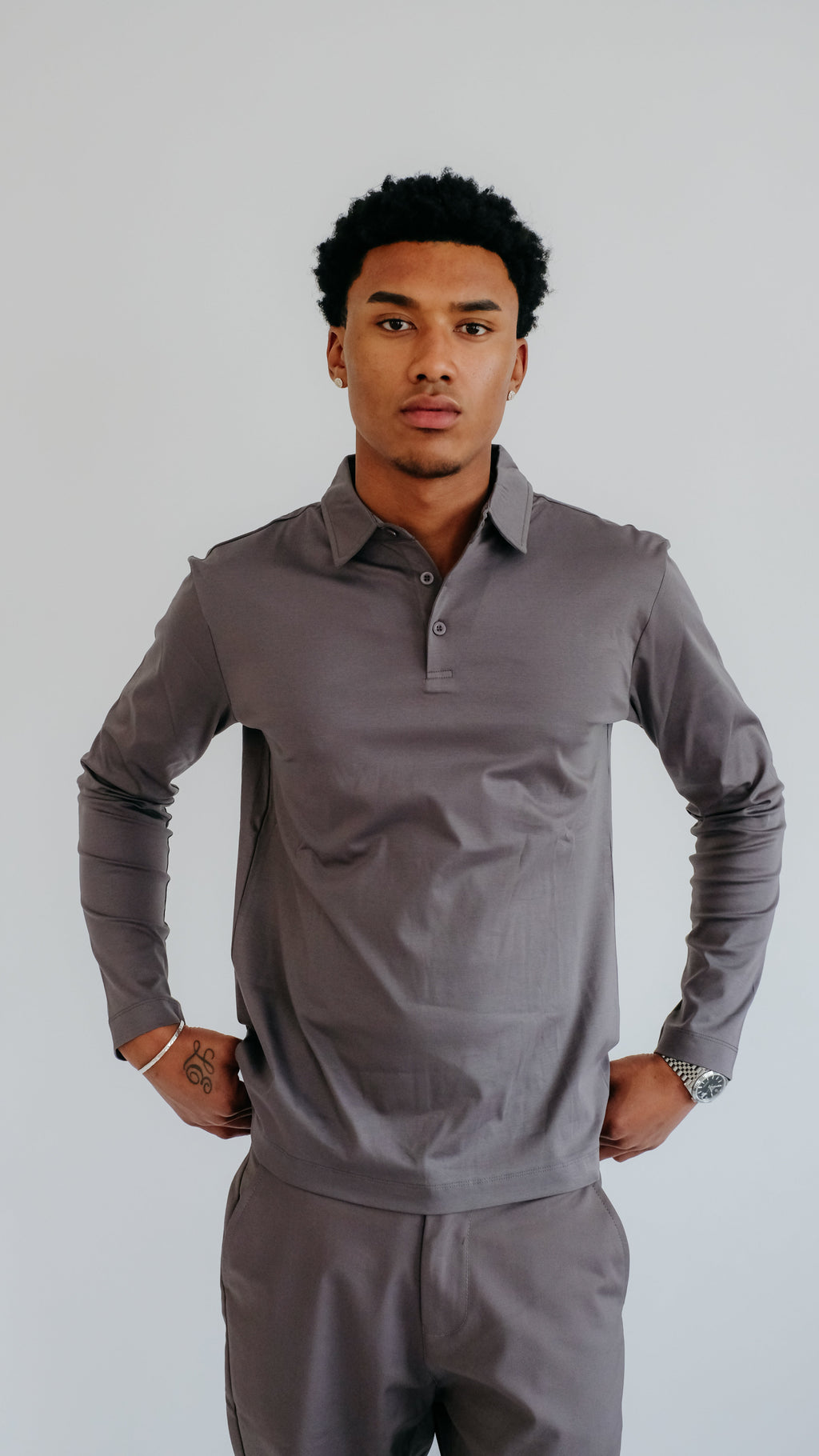 MILANO SIGNATURE POLOSHIRT MET LANGE MOUWEN - GRIJS